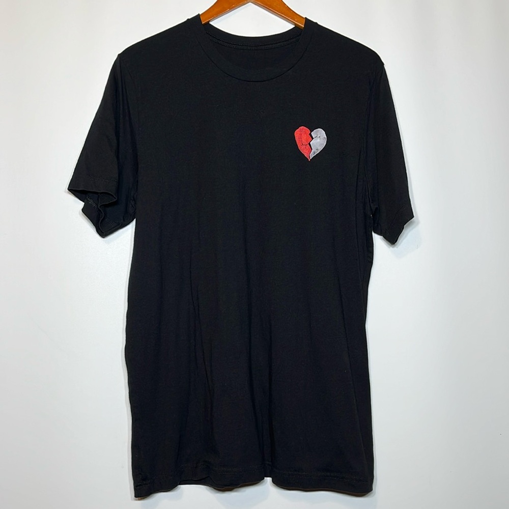 Men’s black T-shirt with broken heart